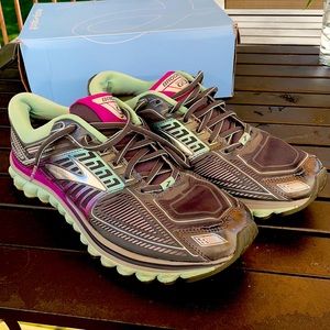 Brooks women’s glycerin 13 size 11 running shoes